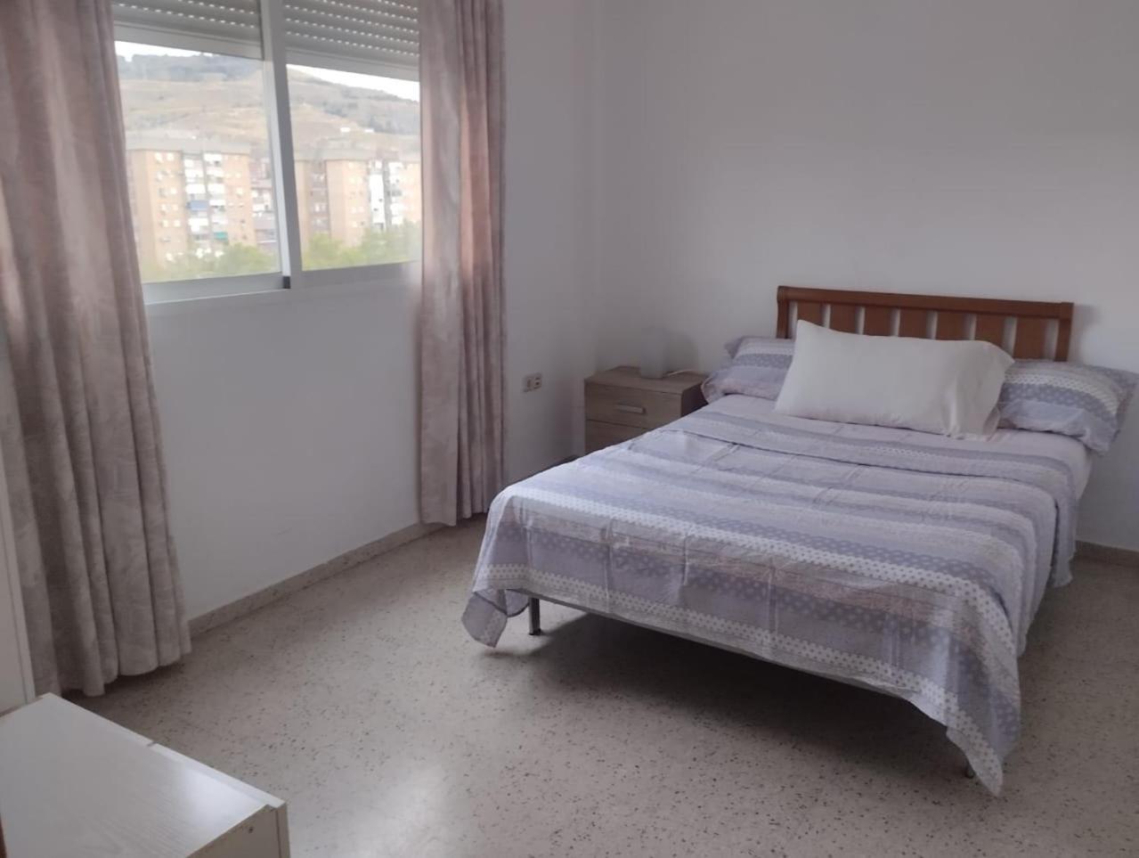 Spacious Room With Private Key And Wifi 그라나다 외부 사진